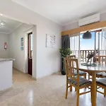 Sunny Escape Apartment *