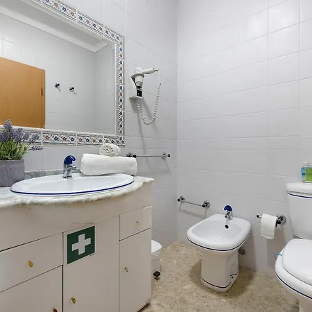 Sunny Escape Apartment *